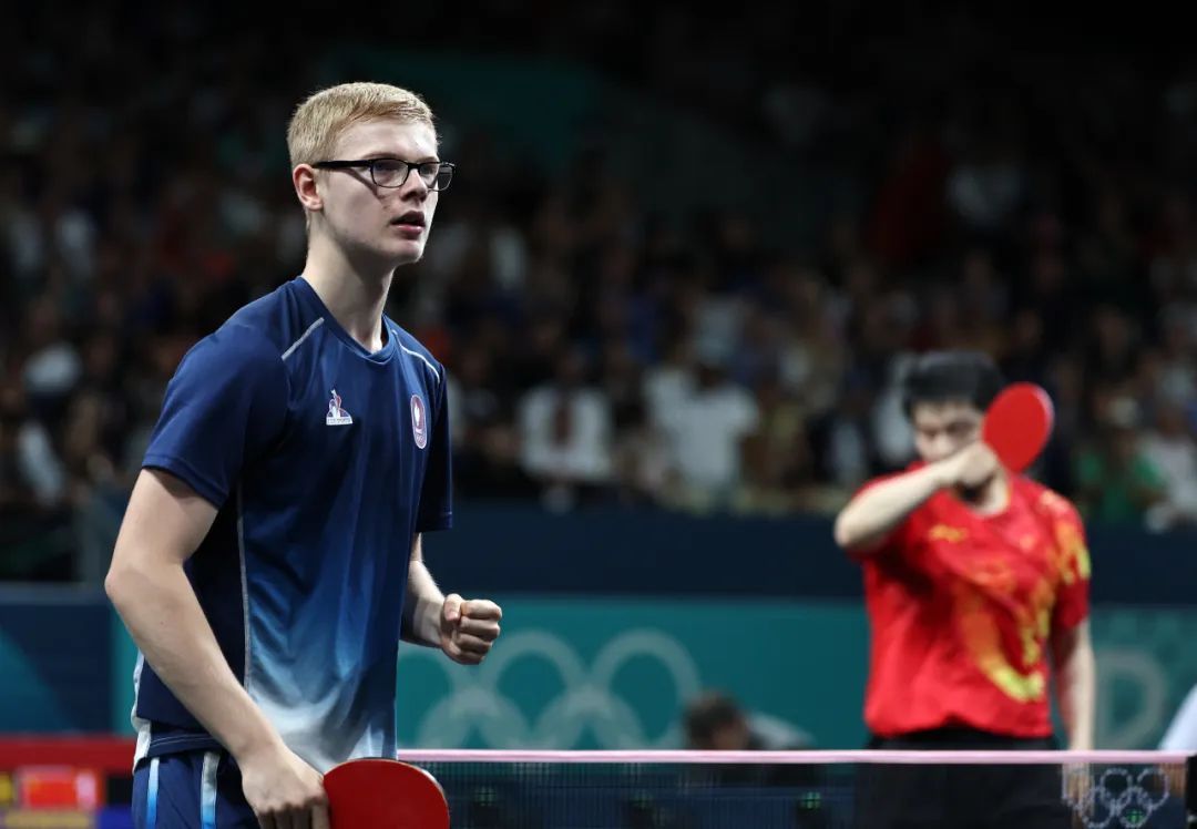 直面临着巨 直面临着巨