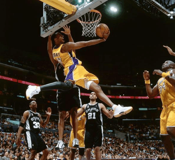 更是她们走 更是她们走